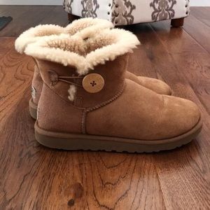 Ugg “Mini Bailey Button” boot